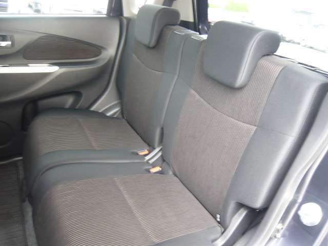 お客様に隅々まで見ていただけるよう展示車両は常に綺麗に仕上げております！お客様のご来店、スタッフ一同心よりお待ち申し上げます。