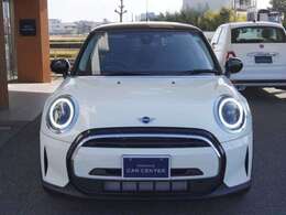 徳島県にて輸入車ディーラーを30年以上運営してきた『ノヴィルグループ』ならではの、安心整備（バッテリー新品交換など）にてお客様にご納車させて頂きます。