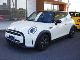 経験豊かなメカニックによる整備でお車自体の状態はもちろん、商品展示前に社内『商品化センター』にて内・外装共に良質な状態に磨き上げ、お車をご提供出来る様、運営しております。