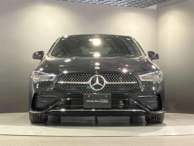 メルセデスの認定中古車には、経験豊富なメカニックが最大100項目にも及ぶ点検・整備項目が設定されています。