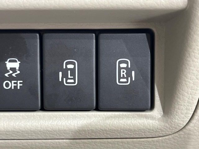 【両側パワースライドドア】スマートキーや運転席のスイッチで後席両側スライドドアの開閉が可能♪電動だから力を入れてドアを開ける必要が無く、小さなお子様でも簡単に開け閉めでき快適です♪