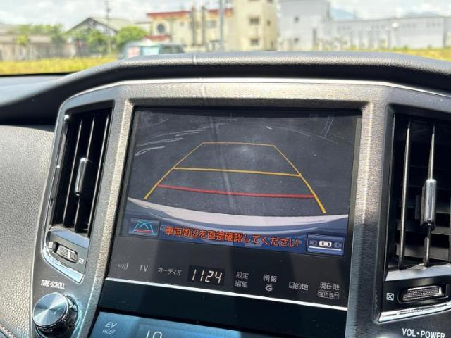 WECARSの展示場では実際に見て、触ってお車をお選びいただけます！知識の豊富な営業スタッフが様々なカーライフをご提案いたします！