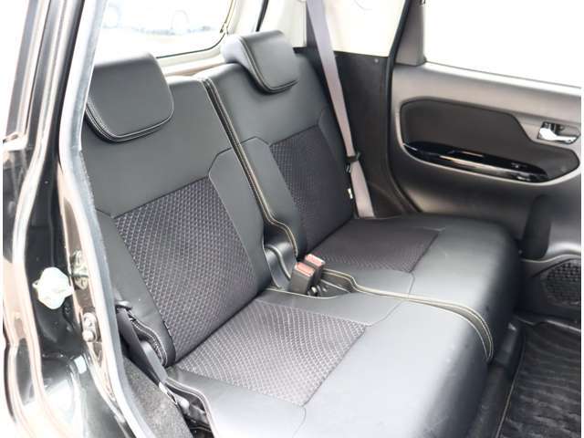 ご来店の際はご回覧のお車が他店舗に移動していたり売約、商談中になっている場合もございます。無料見積もり、またはお電話にてすぐにご返答いたしますのでお気軽にお問合せ下さい。