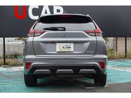 リヤワイパー付きで雨の日の後方視界を確保！！