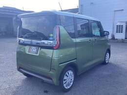 スタイリッシュなデザインと後方からの視認性も安心