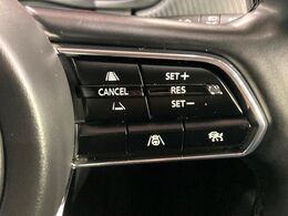 【マツダ・レーダークルーズコントロール】高速道路での長距離走行が楽に！自動で速度を保つクルーズコントロールが、衝突軽減システムと連携し、前方の車両を感知して車間を保つように速度調節してくれます！！