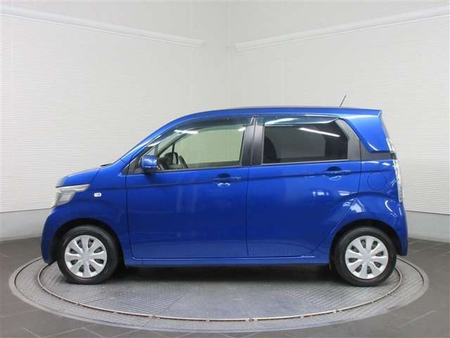 中古車ならトヨタのU-Car。1年間走行距離無制限のトヨタロングラン保証がついて安心です。　※ボディカラー及び内装色は、画像の色と実際の色が異なって見える場合がございます。