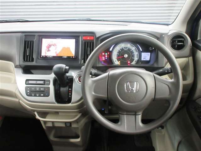 運転席はその車の重要ポイント。ぜひ実際にご乗車ください。お待ちしてます。