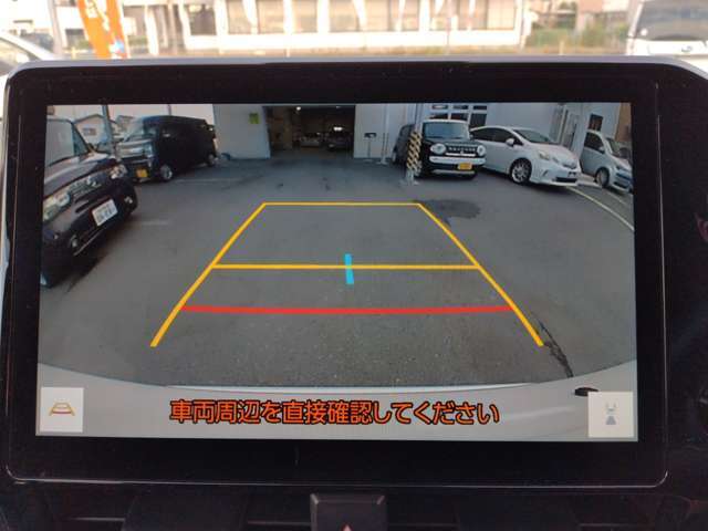 バックカメラ付きで安心です。