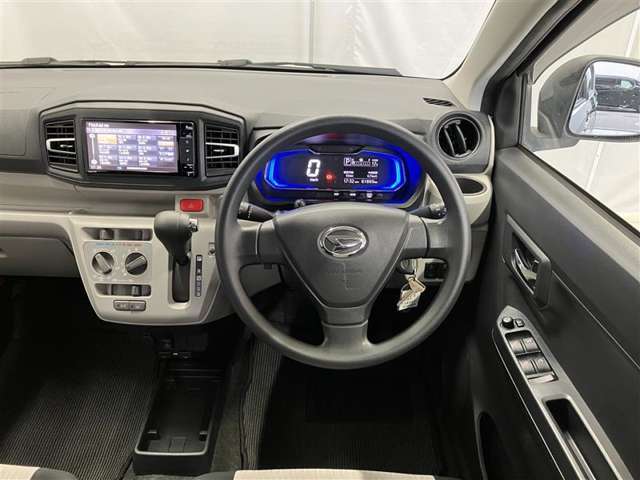 YouTubeにお車の紹介動画を掲載しております。画像ではわかりにくい細かなところまで紹介♪ご視聴用URLはお問合せください。