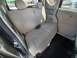 後部座席も気になるようなキズ・汚れ・ほつれ等なく、状態が良いです！