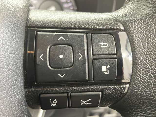 【運転席操作部】快適なドライブを楽しむための機能が装備されています！運転席から触れるので、使いやすいです！除菌プランいれていただくと、さらに清潔で安心していただけます！