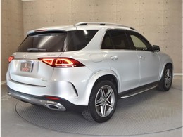 全車メカニックによる機関系のチェック済み。合格した車のみを展示してます！納車後のメンテナンスや車検もお任せください！自社の陸運局指定工場でディーラーさんよりもリーズナブルに承ります。