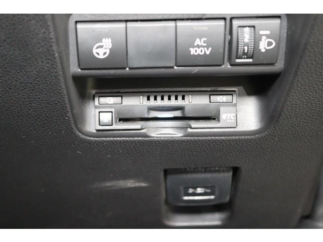 ETC車載器を装備。　高速道路の料金所の通過がスムーズです。