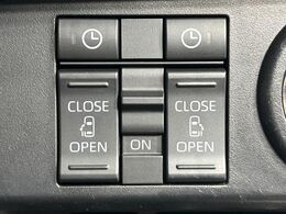 【両側パワースライドドア】スマートキーや運転席のスイッチで後席両側スライドドアの開閉が可能♪電動だから力を入れてドアを開ける必要が無く、小さなお子様でも簡単に開け閉めでき快適です♪