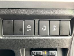 【両側パワースライドドア】スマートキーや運転席のスイッチで後席両側スライドドアの開閉が可能♪電動だから力を入れてドアを開ける必要が無く、小さなお子様でも簡単に開け閉めでき快適です♪