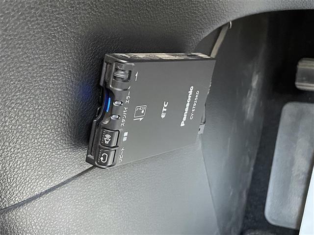 気になる車はすぐにお問い合わせください！画面右側の0066から始まる無料ダイヤルからお問い合わせ下さい！専門スタッフがお車のご質問にお答えいたします！