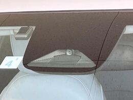 【ホンダセンシング】走行中に前方の車両等を認識し、衝突しそうな時は警報とブレーキで衝突回避と被害軽減をアシスト。より安全にドライブをお楽しみいただけます。