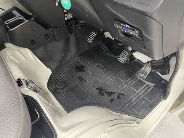 【試乗OK】お車の移動や手続きなどございますので、ご希望の際はご来店日時を前日までにご連絡ください。ナンバープレートの無い車の公道での試乗は、スタッフの運転となります。