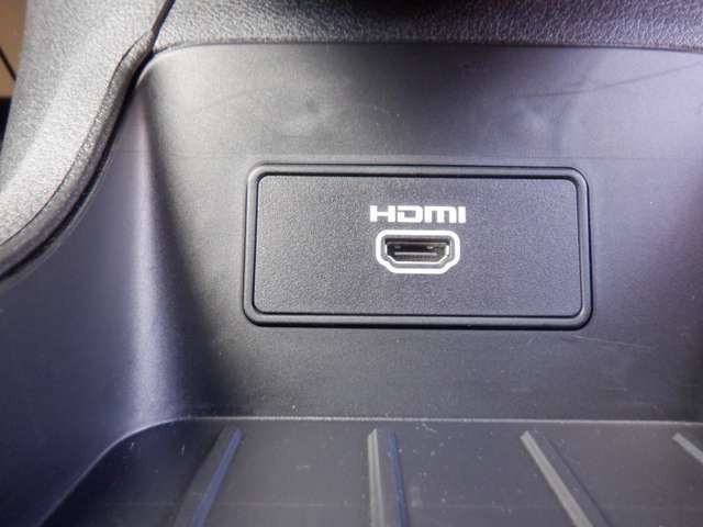HDMI入力端子が装備しています。