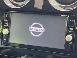 【純正ナビ】人気の純正ナビを装備。オーディオ機能も充実しており、Bluetooth接続すればお持ちのスマホやMP3プレイヤーの音楽を再生可能！毎日の運転がさらに楽しくなります！！