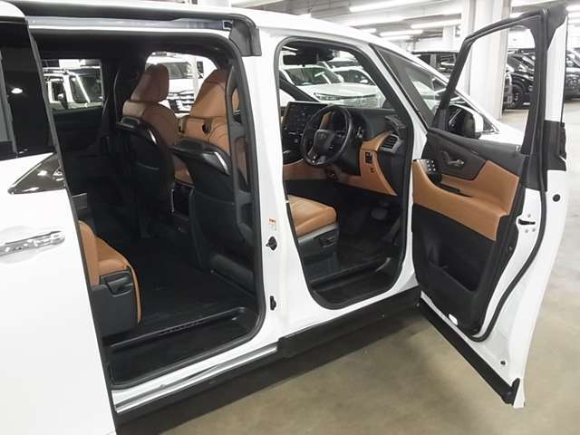 毎日新規物件入庫！3500台の高品質車をぜひとも、ご自身の目で直接ご覧になって、ご実感下さい、自身を持ってお勧めいたします。