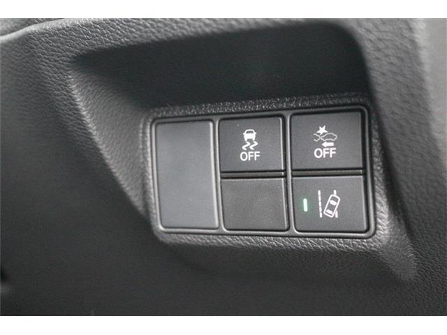 レーンアシスト付きで万が一の脇見運転でもサポートしてくれます。