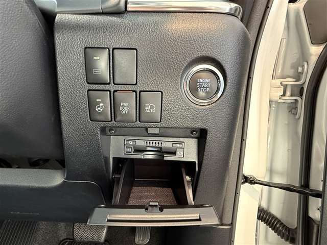 ETC車載器付きです。高速道路の料金所もスムーズに通過できます。