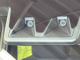 【スマートアシスト】走行中に前方の車両等を認識し、衝突しそうな時は警報とブレーキで衝突回避と被害軽減をアシスト。より安全にドライブをお楽しみいただけます。