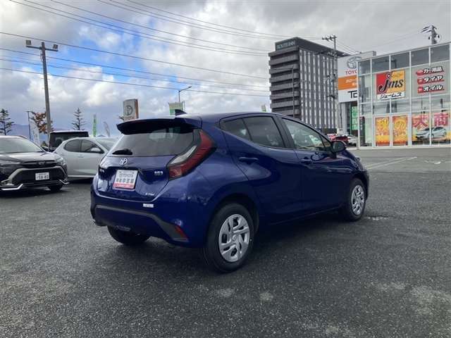 R4年式　ハイブリッド　4WD1500cc。