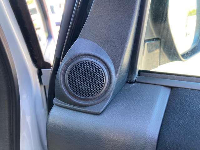 ドア部分にもスピーカーが付いているので音響も良いですよ！