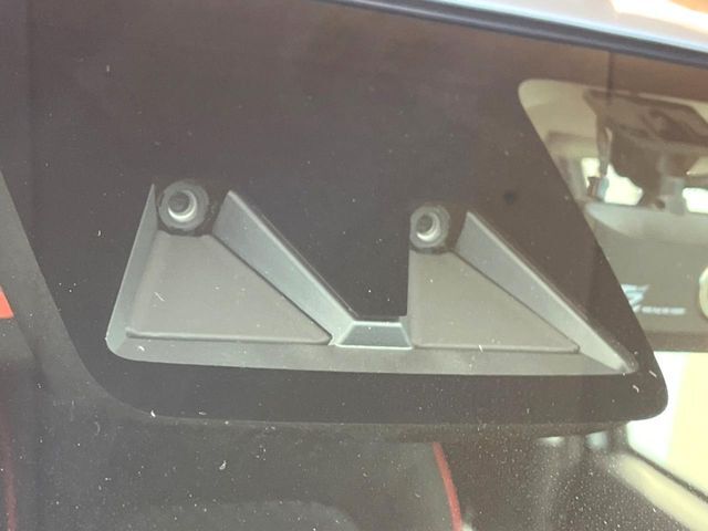 【スマートアシスト】走行中に前方の車両等を認識し、衝突しそうな時は警報とブレーキで衝突回避と被害軽減をアシスト。より安全にドライブをお楽しみいただけます。