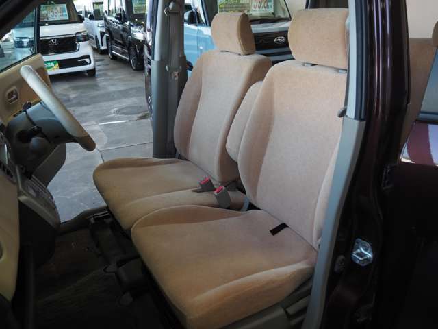 ルームクリーニングも隅々まで綺麗にしてお渡ししています。他店の車のクオリティと比較してください！！！