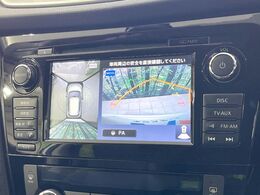 【アラウンドビューモニター】専用のカメラにより、上から見下ろしたような視点で360度クルマの周囲を確認することができます☆死角部分も確認しやすく、狭い場所での切り返しや駐車もスムーズに行えます。