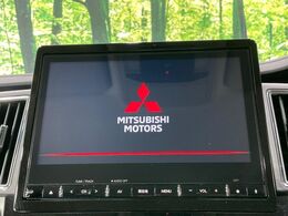 【純正10インチナビ】人気の純正ナビを装備。オーディオ機能も充実しており、Bluetooth接続すればお持ちのスマホやMP3プレイヤーの音楽を再生可能！毎日の運転がさらに楽しくなります！！