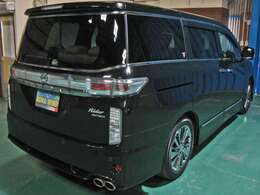 ★後席エンターテイメントシステム（後席11インチワイドディスプレイ、後席リモコン、ワイヤレスヘッドフォン2個＜イヤーパッド回転可能タイプ＞）★ビルトインETCユニット（ナビ連動タイプ）