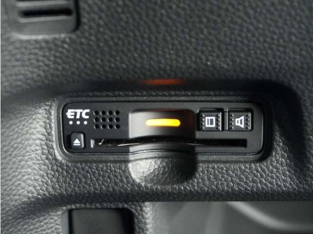 今や必需品の◆ETC車載器　装備車◆　有料道路を利用する際にスムースに通過でき、わずらわしい料金支払いから開放されます！