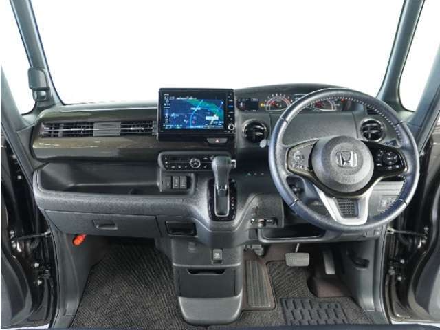 室内は、シートクリーニングや各部の徹底した清掃を実施し、消臭・除菌処理を行っています。しかも、全ての差上で天然成分の薬剤にこだわり安心・安全へも配慮しています。