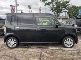 社外14インチアルミです。