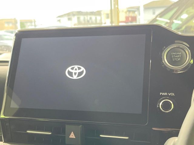 【メーカー純正ナビ】インテリアに溶け込むスタイリッシュな「専用設計」メーカーナビを装備♪視認性や操作性など基本性能にも優れ、より上質なカーライフをお楽しみいただけます。