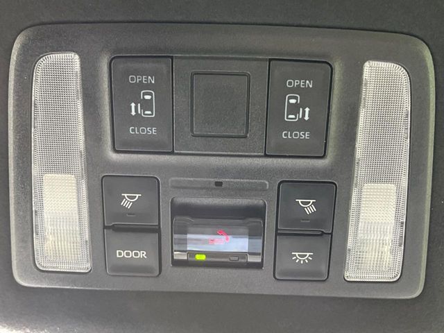 【両側パワースライドドア】スマートキーや運転席のスイッチで後席両側スライドドアの開閉が可能♪電動だから力を入れてドアを開ける必要が無く、小さなお子様でも簡単に開け閉めでき快適です♪