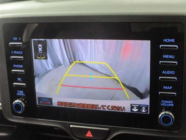 バックガイドモニターで、後方を確認しながら安心して駐車することができます。運転初心者も熟練者も必須の機能ですよ！