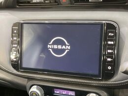 【純正ナビ】人気の純正ナビを装備しております。ナビの使いやすさはもちろん、オーディオ機能も充実！キャンプや旅行はもちろん、通勤や買い物など普段のドライブも楽しくなるはず♪