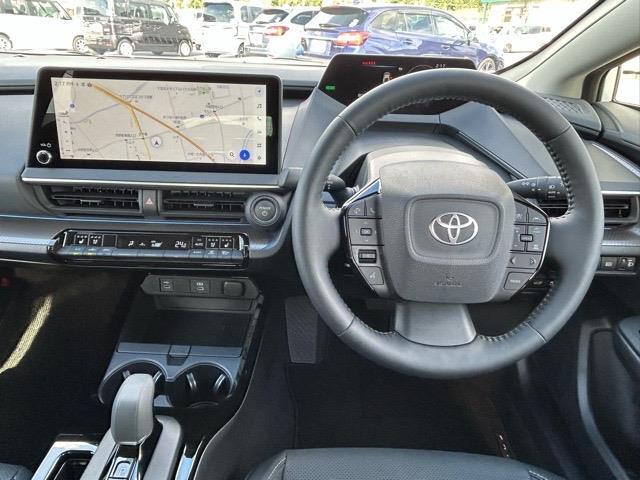 【ハンドル】軽い力で扱いやすいハンドルです。手元のスイッチでナビの操作も可能です！！