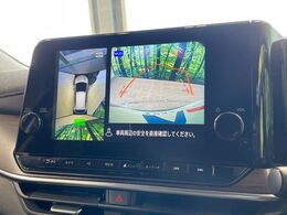 【アラウンドビューモニター】専用のカメラにより、上から見下ろしたような視点で360度クルマの周囲を確認することができます☆死角部分も確認しやすく、狭い場所での切り返しや駐車もスムーズに行えます。