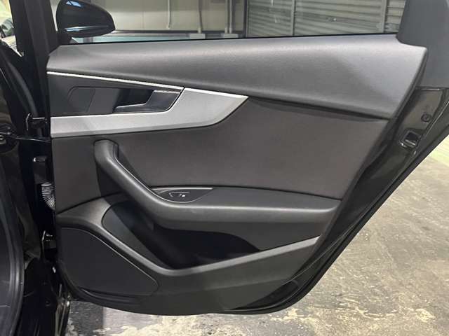 輸入車を通じて感動と歓びを。CAR　INC　Import　Selectionでございます。