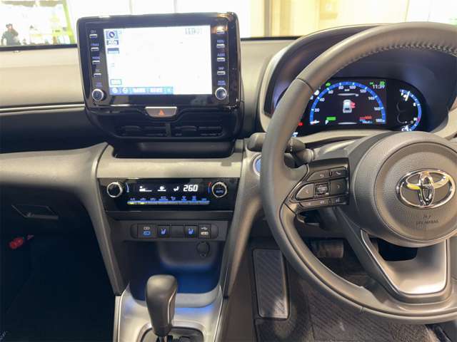 このハンドルを握った時に、車を所有している優越感を味わえますね