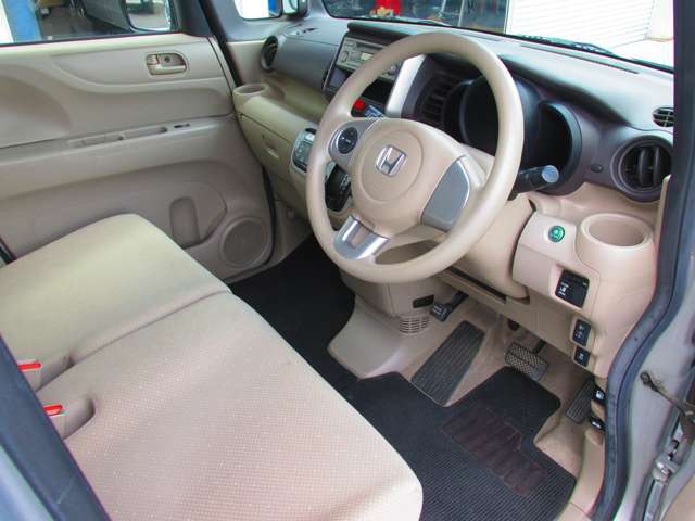 全車両総額販売！管轄陸運局（尾張小牧、春日井、一宮ナンバー）以外の登録の場合、別途登録料必要になります。