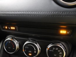 快適温熱シートやステアリングヒーターが装備され快適なドライブをサポートします。