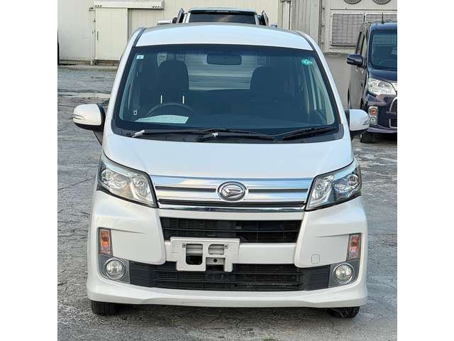 車の印象の決め手！フロントマスクです是非一度ご来店いただきご覧ください！